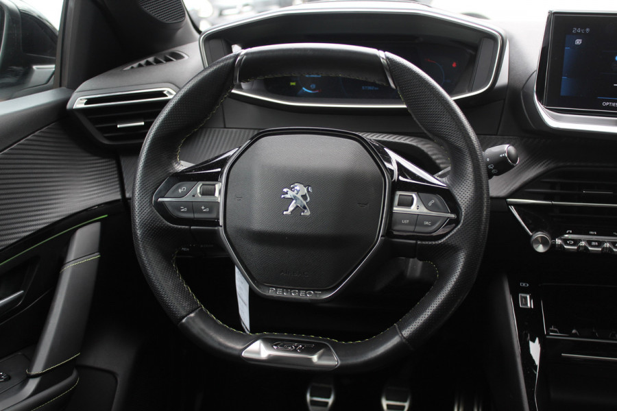 Peugeot 208 1.2 PureTech GT-Line / Panoramadak / Camera / Navigatie / 17'' / Half leder / Dodehoek / Cruise Control