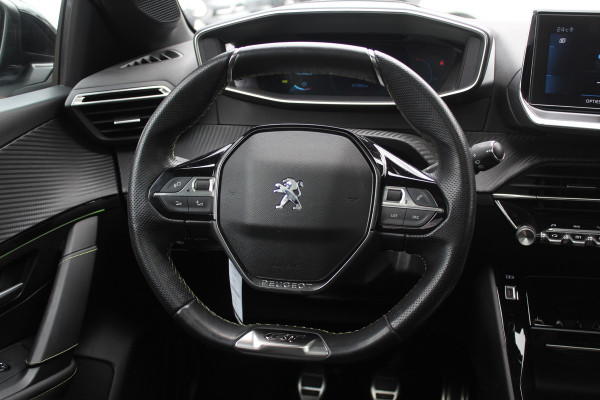 Peugeot 208 1.2 PureTech GT-Line / Panoramadak / Camera / Navigatie / 17'' / Half leder / Dodehoek / Cruise Control
