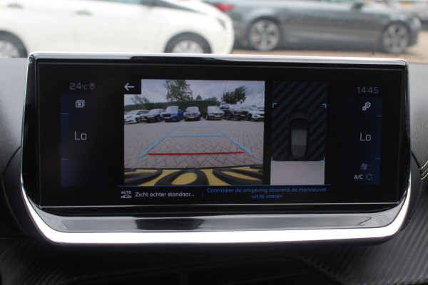 Peugeot 208 1.2 PureTech GT-Line / Panoramadak / Camera / Navigatie / 17'' / Half leder / Dodehoek / Cruise Control