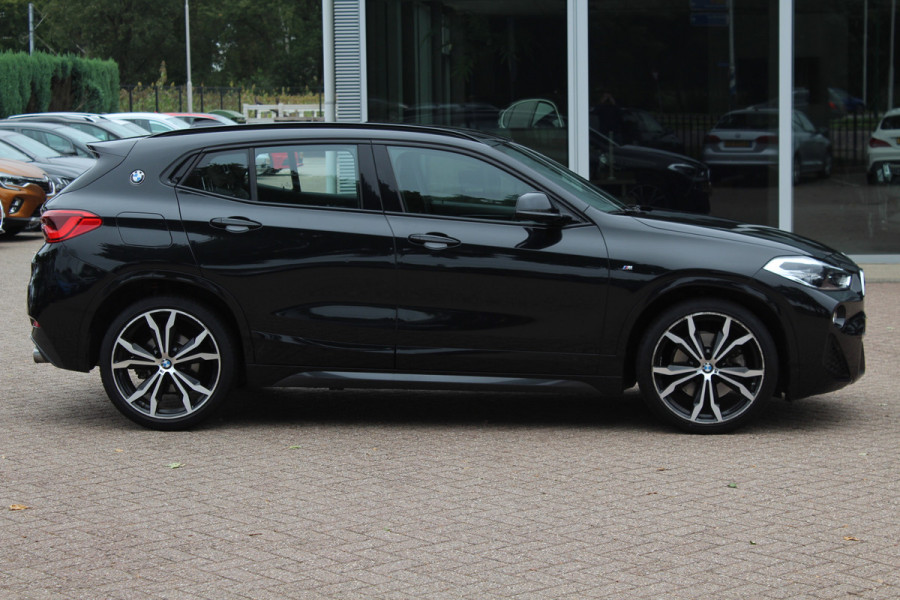 BMW X2 sDrive20i High Exe. M Sport / Camera / Leder / Head-up / 20'' / Navi. Proff / Stoelverwarming / DAB