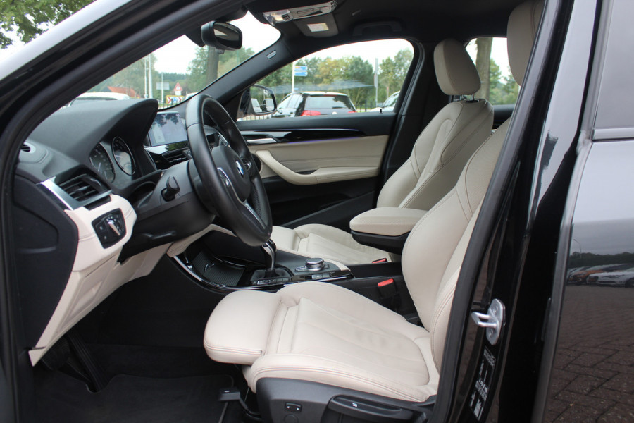 BMW X2 sDrive20i High Exe. M Sport / Camera / Leder / Head-up / 20'' / Navi. Proff / Stoelverwarming / DAB