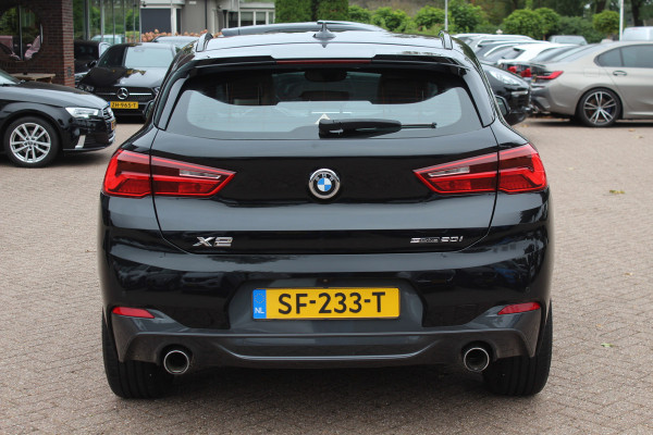 BMW X2 sDrive20i High Exe. M Sport / Camera / Leder / Head-up / 20'' / Navi. Proff / Stoelverwarming / DAB