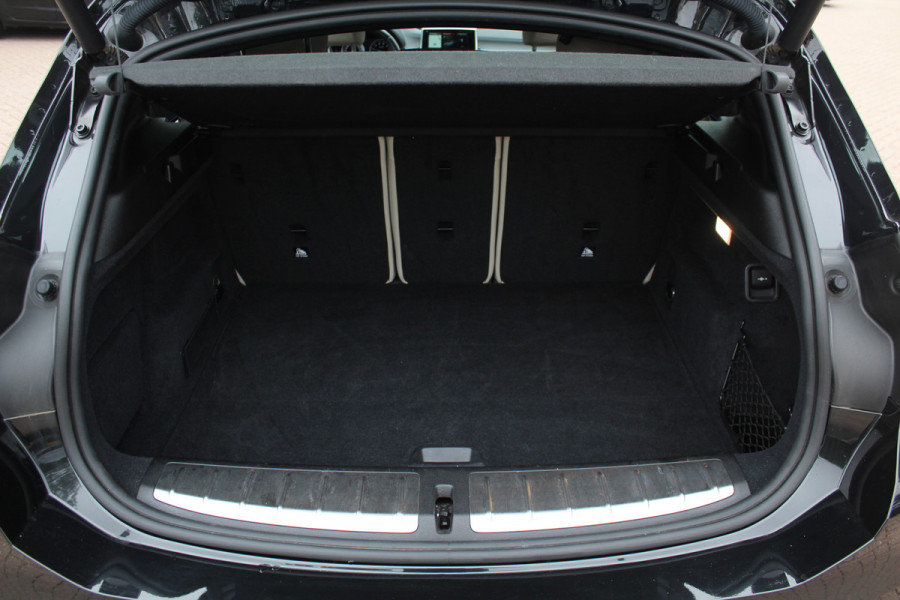 BMW X2 sDrive20i High Exe. M Sport / Camera / Leder / Head-up / 20'' / Navi. Proff / Stoelverwarming / DAB