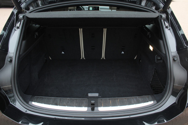 BMW X2 sDrive20i High Exe. M Sport / Camera / Leder / Head-up / 20'' / Navi. Proff / Stoelverwarming / DAB