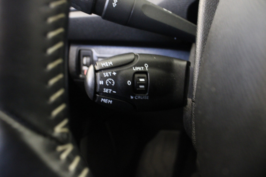 Peugeot 308 1.2 PureTech Active 01-09 12:00 gesloten!