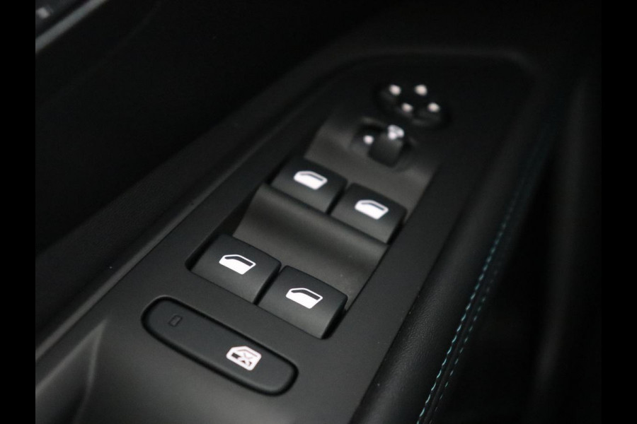 Peugeot 3008 1.6 HYbrid 225 Allure | Stoelverwarming | Half leder | Carplay | Camera | Keyless | Navigatie | Full LED | PHEV | Plug In
