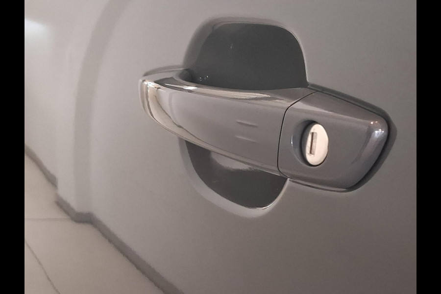 Peugeot 2008 1.2 Hybrid 145 GT Automaat | Panoramisch Schuifdak | Navigatie | 360° Camera | Stoelverwarming | Keyless Entry | Apple Carplay/Android Auto |