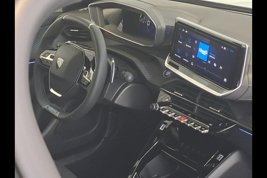 Peugeot 2008 1.2 Hybrid 145 GT Automaat | Panoramisch Schuifdak | Navigatie | 360° Camera | Stoelverwarming | Keyless Entry | Apple Carplay/Android Auto |