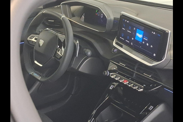 Peugeot 2008 1.2 Hybrid 145 GT Automaat | Panoramisch Schuifdak | Navigatie | 360° Camera | Stoelverwarming | Keyless Entry | Apple Carplay/Android Auto |