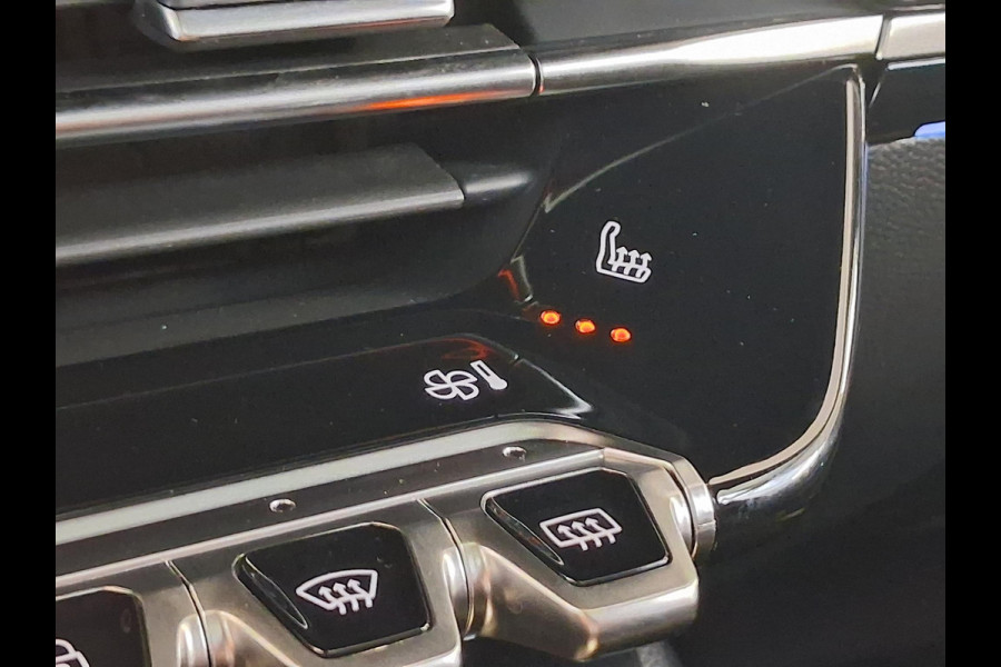Peugeot 2008 1.2 Hybrid 145 GT Automaat | Panoramisch Schuifdak | Navigatie | 360° Camera | Stoelverwarming | Keyless Entry | Apple Carplay/Android Auto |