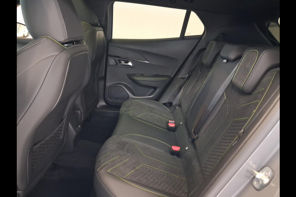 Peugeot 2008 1.2 Hybrid 145 GT Automaat | Panoramisch Schuifdak | Navigatie | 360° Camera | Stoelverwarming | Keyless Entry | Apple Carplay/Android Auto |