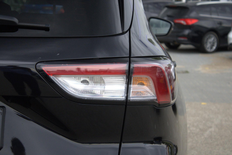 Ford Kuga 2.5 FHEV Titanium | Adaptive cruise control | Camera achter | Navigatie | Privacy glass Ford Kuga 2.5 FHEV Titanium | Adaptive cruise control | Camera achter | Navigatie | Privacy glass