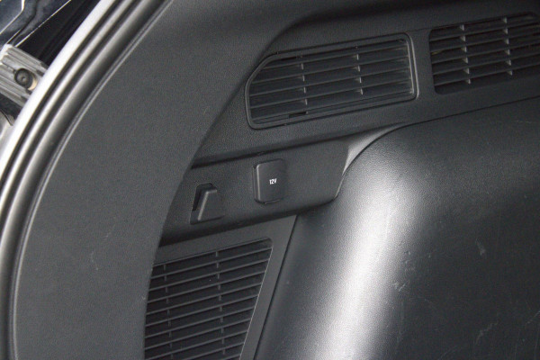 Ford Kuga 2.5 FHEV Titanium | Adaptive cruise control | Camera achter | Navigatie | Privacy glass Ford Kuga 2.5 FHEV Titanium | Adaptive cruise control | Camera achter | Navigatie | Privacy glass