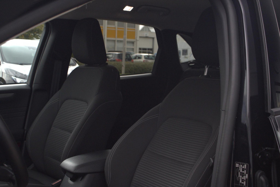 Ford Kuga 2.5 FHEV Titanium | Adaptive cruise control | Camera achter | Navigatie | Privacy glass Ford Kuga 2.5 FHEV Titanium | Adaptive cruise control | Camera achter | Navigatie | Privacy glass