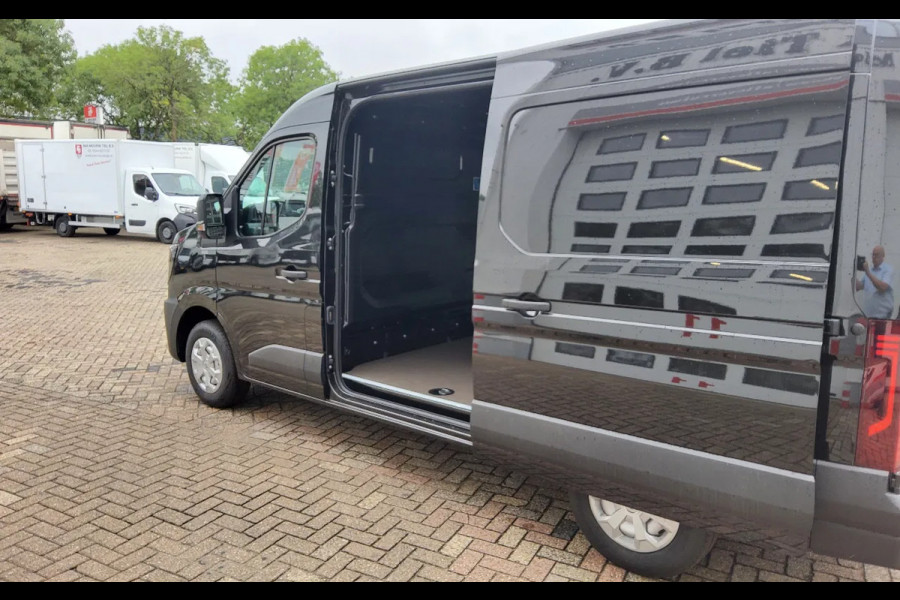Renault Master 170.35 EURO 6 L3H2 ZWART METALLIC - TREKHAAK - V-45-KNT - BPM VRIJ! Renault Master 170.35 EURO 6 L3H2 ZWART METALLIC - TREKHAAK - V-45-KNT - BPM VRIJ!