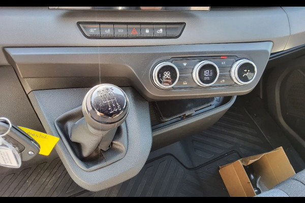 Renault Master 170.35 EURO 6 L3H2 ZWART METALLIC - TREKHAAK - V-45-KNT - BPM VRIJ! Renault Master 170.35 EURO 6 L3H2 ZWART METALLIC - TREKHAAK - V-45-KNT - BPM VRIJ!