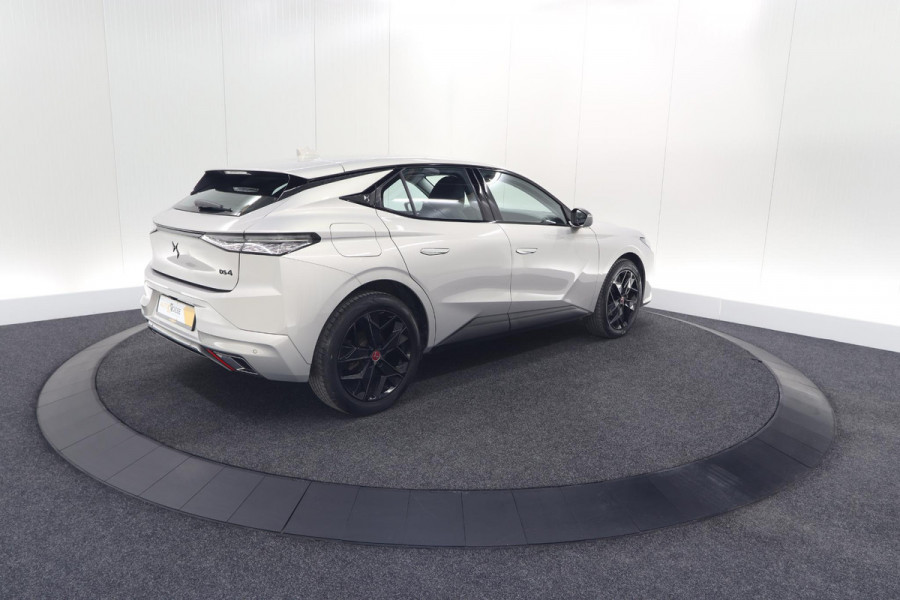 DS DS 4 PureTech 130 EAT8 Performance Line | Camera | Apple Carplay | Alcantara® bekleding | Parkeersensensoren