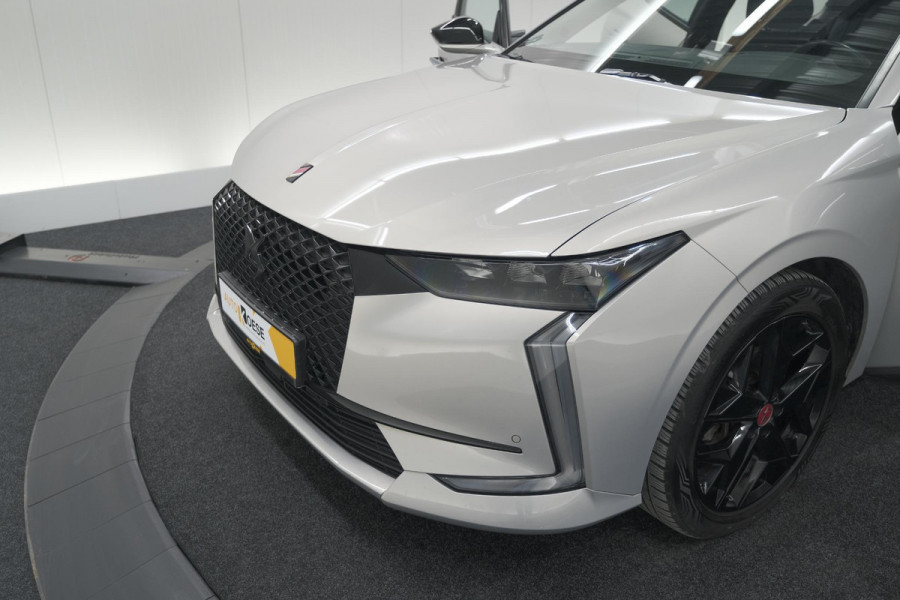 DS DS 4 PureTech 130 EAT8 Performance Line | Camera | Apple Carplay | Alcantara® bekleding | Parkeersensensoren