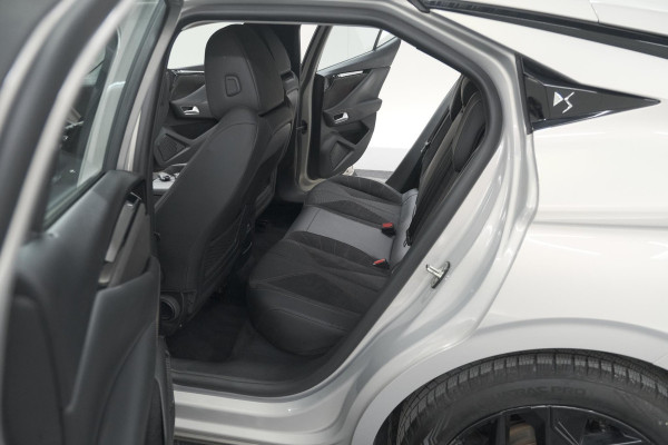 DS DS 4 PureTech 130 EAT8 Performance Line | Camera | Apple Carplay | Alcantara® bekleding | Parkeersensensoren