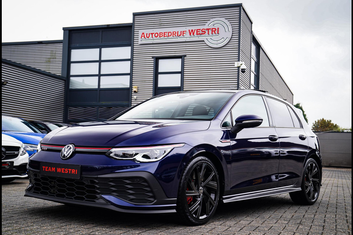 Volkswagen Golf 2.0 TSI GTI CLUBSPORT | 301PK | Panorama | IQ Light | Adaptieve cruise | Camera | Stuurverwarming | Kuipstoelen |