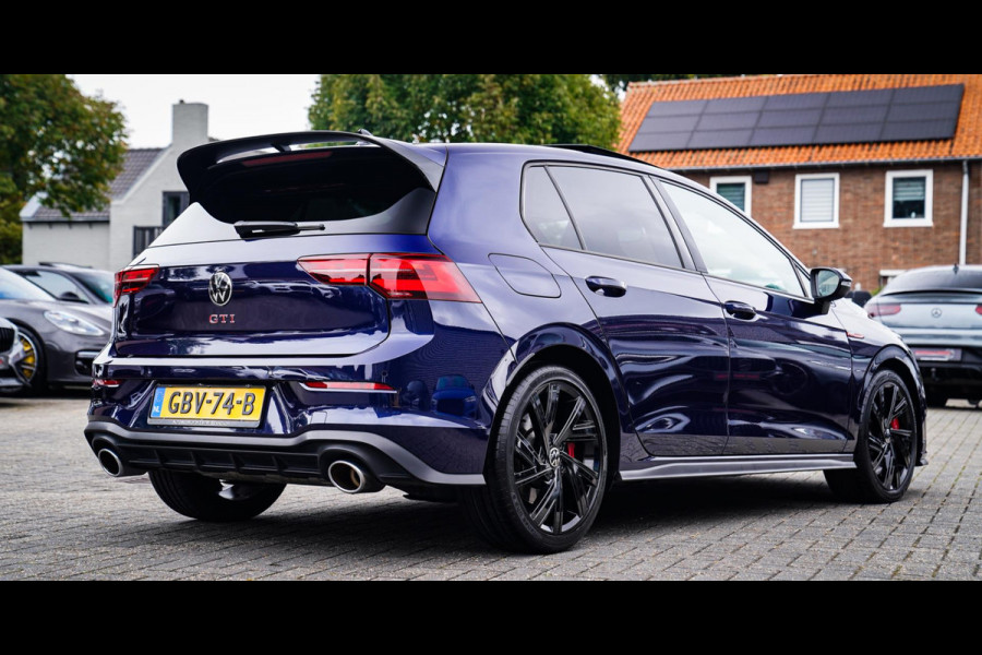 Volkswagen Golf 2.0 TSI GTI CLUBSPORT | 301PK | Panorama | IQ Light | Adaptieve cruise | Camera | Stuurverwarming | Kuipstoelen |
