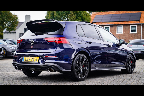 Volkswagen Golf 2.0 TSI GTI CLUBSPORT | 301PK | Panorama | IQ Light | Adaptieve cruise | Camera | Stuurverwarming | Kuipstoelen |