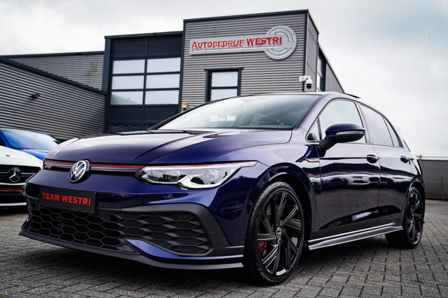 Volkswagen Golf 2.0 TSI GTI CLUBSPORT | 301PK | Panorama | IQ Light | Adaptieve cruise | Camera | Stuurverwarming | Kuipstoelen |