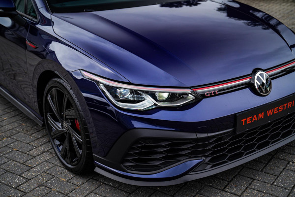 Volkswagen Golf 2.0 TSI GTI CLUBSPORT | 301PK | Panorama | IQ Light | Adaptieve cruise | Camera | Stuurverwarming | Kuipstoelen |