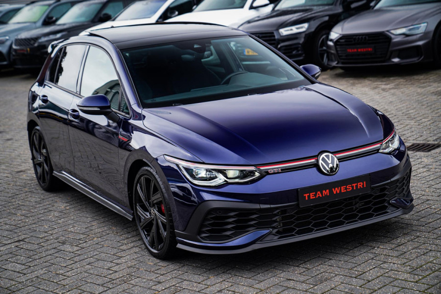 Volkswagen Golf 2.0 TSI GTI CLUBSPORT | 301PK | Panorama | IQ Light | Adaptieve cruise | Camera | Stuurverwarming | Kuipstoelen |