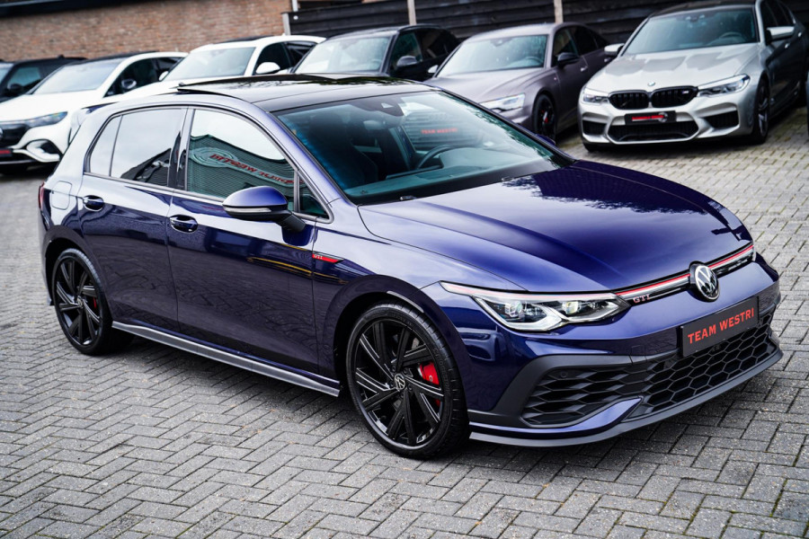 Volkswagen Golf 2.0 TSI GTI CLUBSPORT | 301PK | Panorama | IQ Light | Adaptieve cruise | Camera | Stuurverwarming | Kuipstoelen |