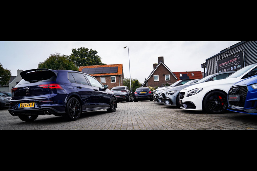 Volkswagen Golf 2.0 TSI GTI CLUBSPORT | 301PK | Panorama | IQ Light | Adaptieve cruise | Camera | Stuurverwarming | Kuipstoelen |