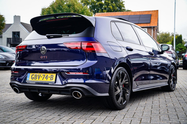 Volkswagen Golf 2.0 TSI GTI CLUBSPORT | 301PK | Panorama | IQ Light | Adaptieve cruise | Camera | Stuurverwarming | Kuipstoelen |