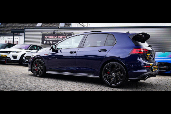 Volkswagen Golf 2.0 TSI GTI CLUBSPORT | 301PK | Panorama | IQ Light | Adaptieve cruise | Camera | Stuurverwarming | Kuipstoelen |