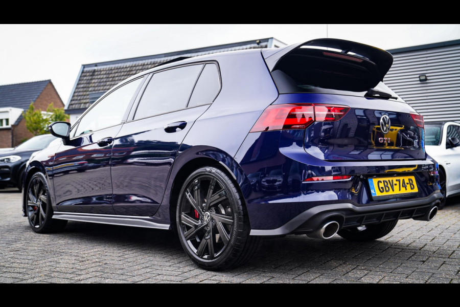 Volkswagen Golf 2.0 TSI GTI CLUBSPORT | 301PK | Panorama | IQ Light | Adaptieve cruise | Camera | Stuurverwarming | Kuipstoelen |