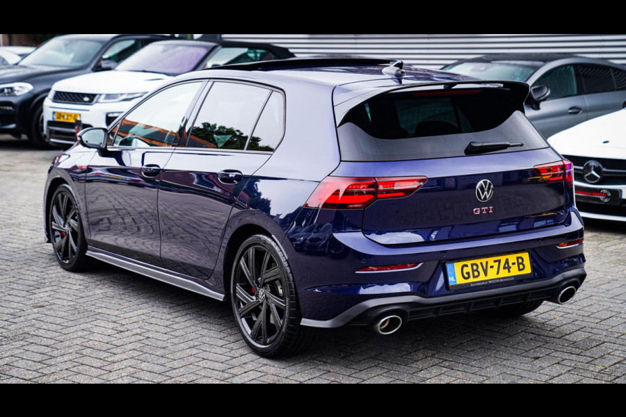 Volkswagen Golf 2.0 TSI GTI CLUBSPORT | 301PK | Panorama | IQ Light | Adaptieve cruise | Camera | Stuurverwarming | Kuipstoelen |