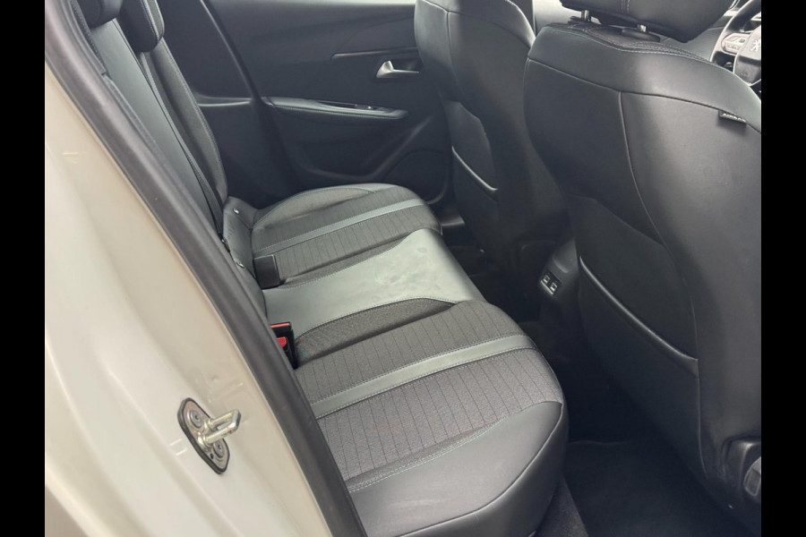 Peugeot 208 1.2 PureTech Allure - Navigatie/Apple I Airco I LED I PDC I Sport velgen I Dealer onderhouden