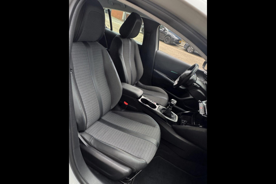 Peugeot 208 1.2 PureTech Allure - Navigatie/Apple I Airco I LED I PDC I Sport velgen I Dealer onderhouden