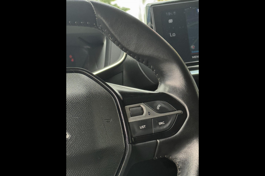 Peugeot 208 1.2 PureTech Allure - Navigatie/Apple I Airco I LED I PDC I Sport velgen I Dealer onderhouden