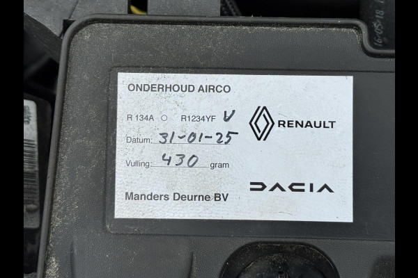 Renault Clio 0.9 TCe Intens Climate control Cruise control Bekleding half leer/half stof Parkeersensoren v/a plus camera