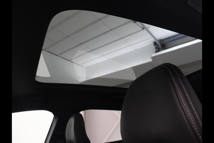 Volvo V40 1.5 T3 Polar+ Sport | Panoramadak | Stoelverwarming | Camera | Full LED | Navigatie | Park Assist | Harman/Kardon | Keyless | R Design