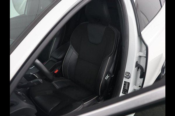 Volvo V40 1.5 T3 Polar+ Sport | Panoramadak | Stoelverwarming | Camera | Full LED | Navigatie | Park Assist | Harman/Kardon | Keyless | R Design