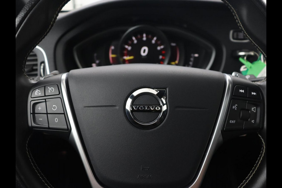 Volvo V40 1.5 T3 Polar+ Sport | Panoramadak | Stoelverwarming | Camera | Full LED | Navigatie | Park Assist | Harman/Kardon | Keyless | R Design