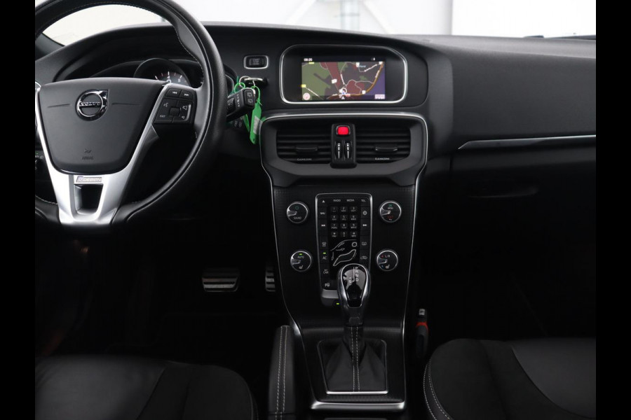 Volvo V40 1.5 T3 Polar+ Sport | Panoramadak | Stoelverwarming | Camera | Full LED | Navigatie | Park Assist | Harman/Kardon | Keyless | R Design