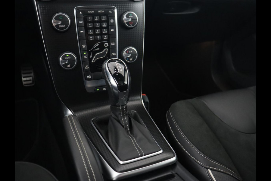 Volvo V40 1.5 T3 Polar+ Sport | Panoramadak | Stoelverwarming | Camera | Full LED | Navigatie | Park Assist | Harman/Kardon | Keyless | R Design