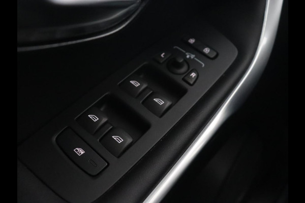 Volvo V40 1.5 T3 Polar+ Sport | Panoramadak | Stoelverwarming | Camera | Full LED | Navigatie | Park Assist | Harman/Kardon | Keyless | R Design