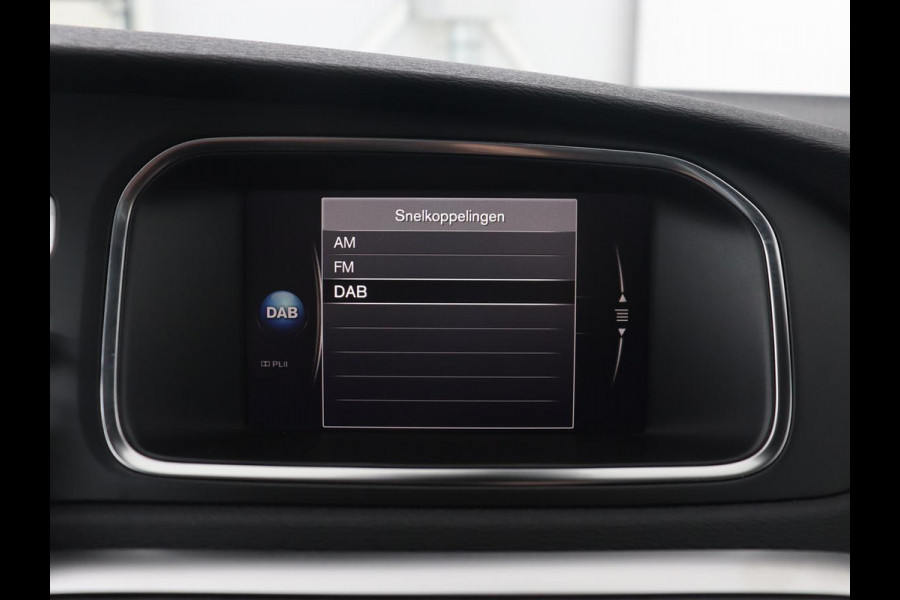 Volvo V40 1.5 T3 Polar+ Sport | Panoramadak | Stoelverwarming | Camera | Full LED | Navigatie | Park Assist | Harman/Kardon | Keyless | R Design