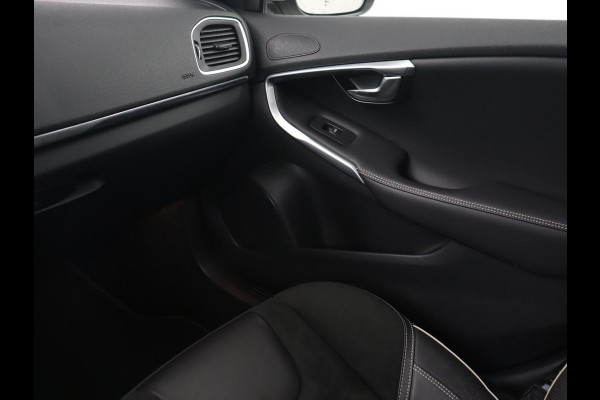 Volvo V40 1.5 T3 Polar+ Sport | Panoramadak | Stoelverwarming | Camera | Full LED | Navigatie | Park Assist | Harman/Kardon | Keyless | R Design