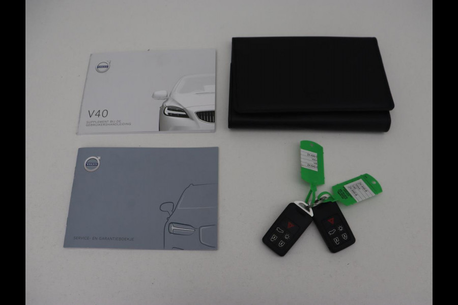 Volvo V40 1.5 T3 Polar+ Sport | Panoramadak | Stoelverwarming | Camera | Full LED | Navigatie | Park Assist | Harman/Kardon | Keyless | R Design
