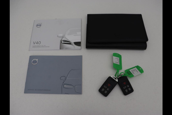 Volvo V40 1.5 T3 Polar+ Sport | Panoramadak | Stoelverwarming | Camera | Full LED | Navigatie | Park Assist | Harman/Kardon | Keyless | R Design