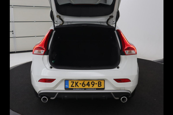 Volvo V40 1.5 T3 Polar+ Sport | Panoramadak | Stoelverwarming | Camera | Full LED | Navigatie | Park Assist | Harman/Kardon | Keyless | R Design